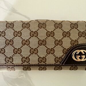 Gucci Beige and Brown Monogram Key Holder